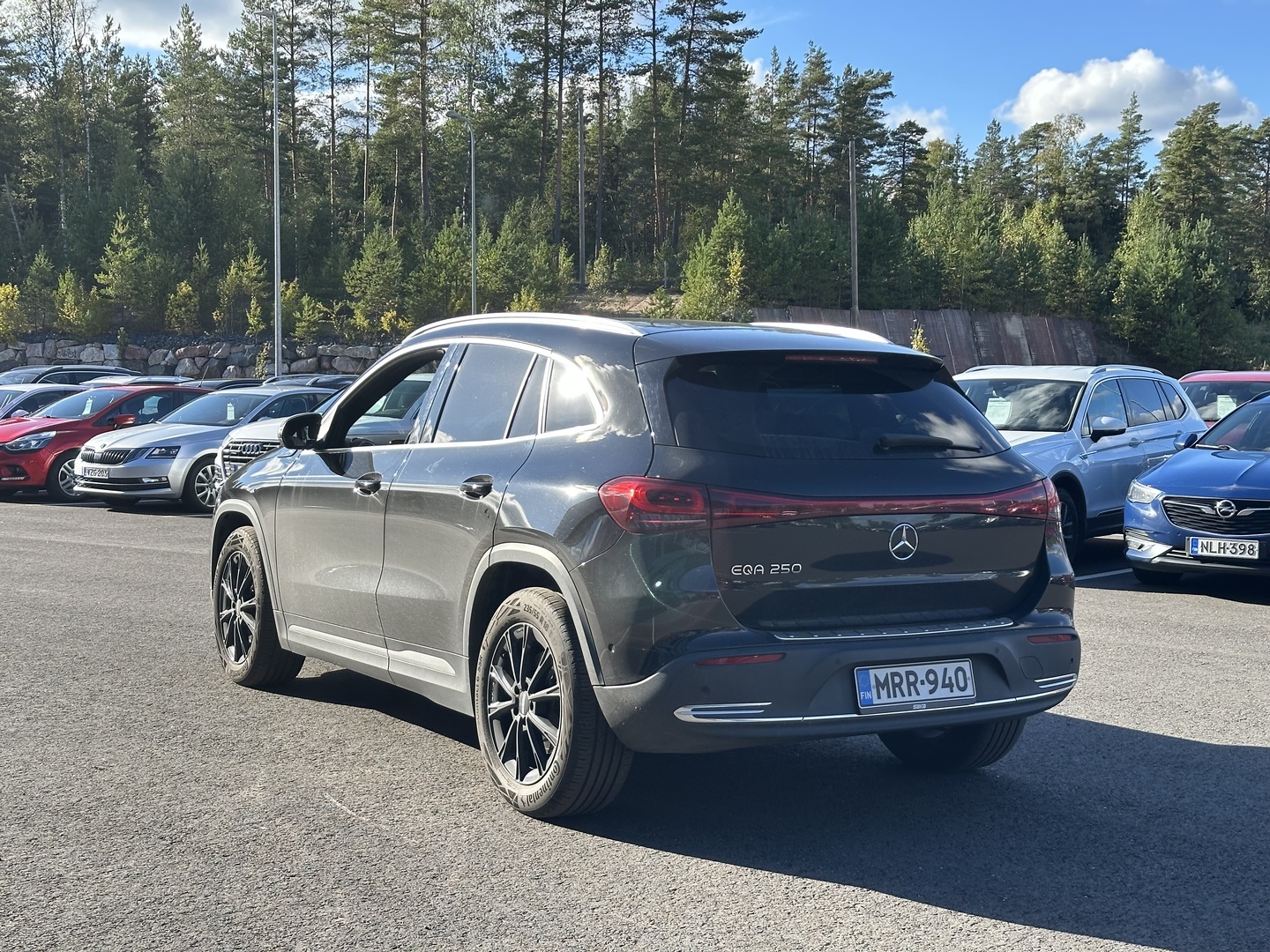 MERCEDES-BENZ EQA 2022
