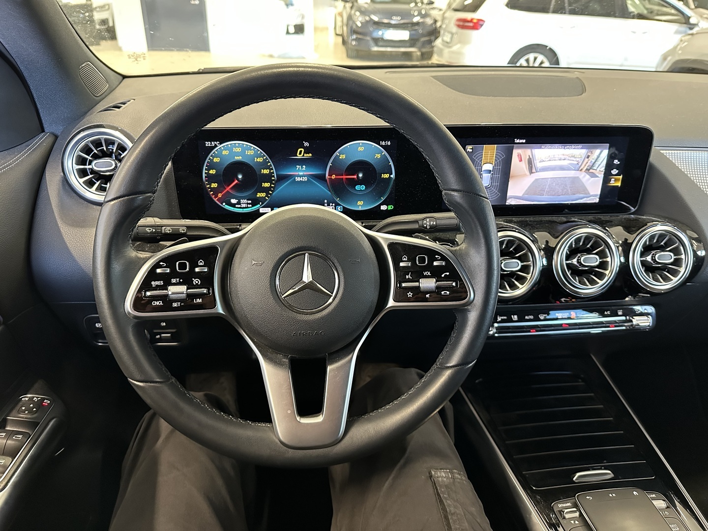 MERCEDES-BENZ EQA 2022