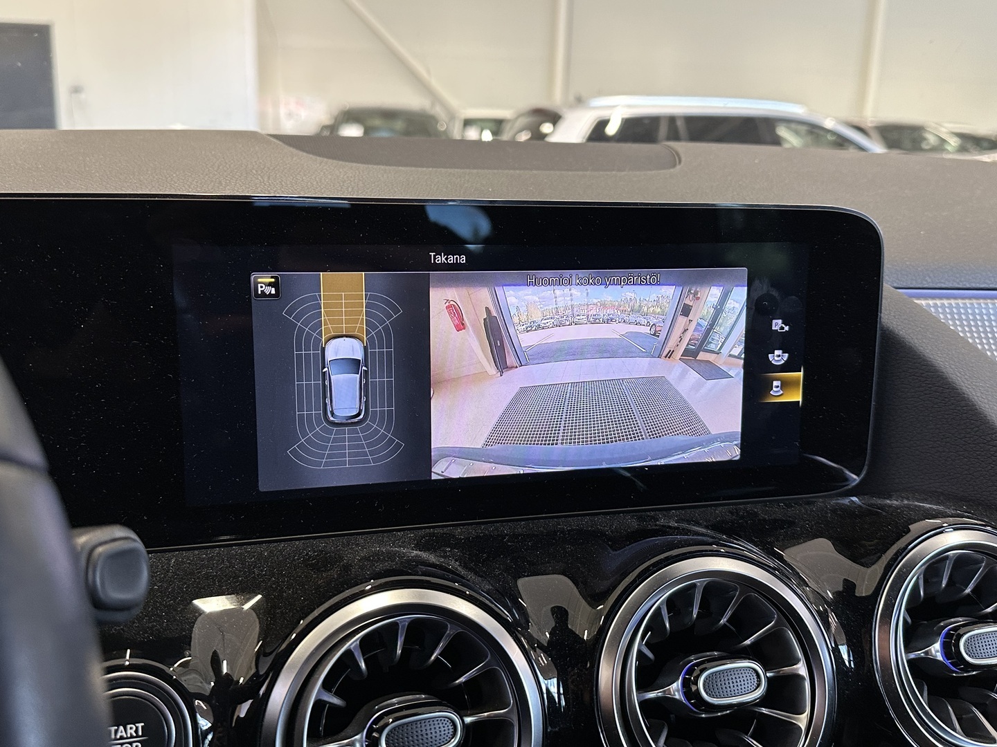 MERCEDES-BENZ EQA 2022