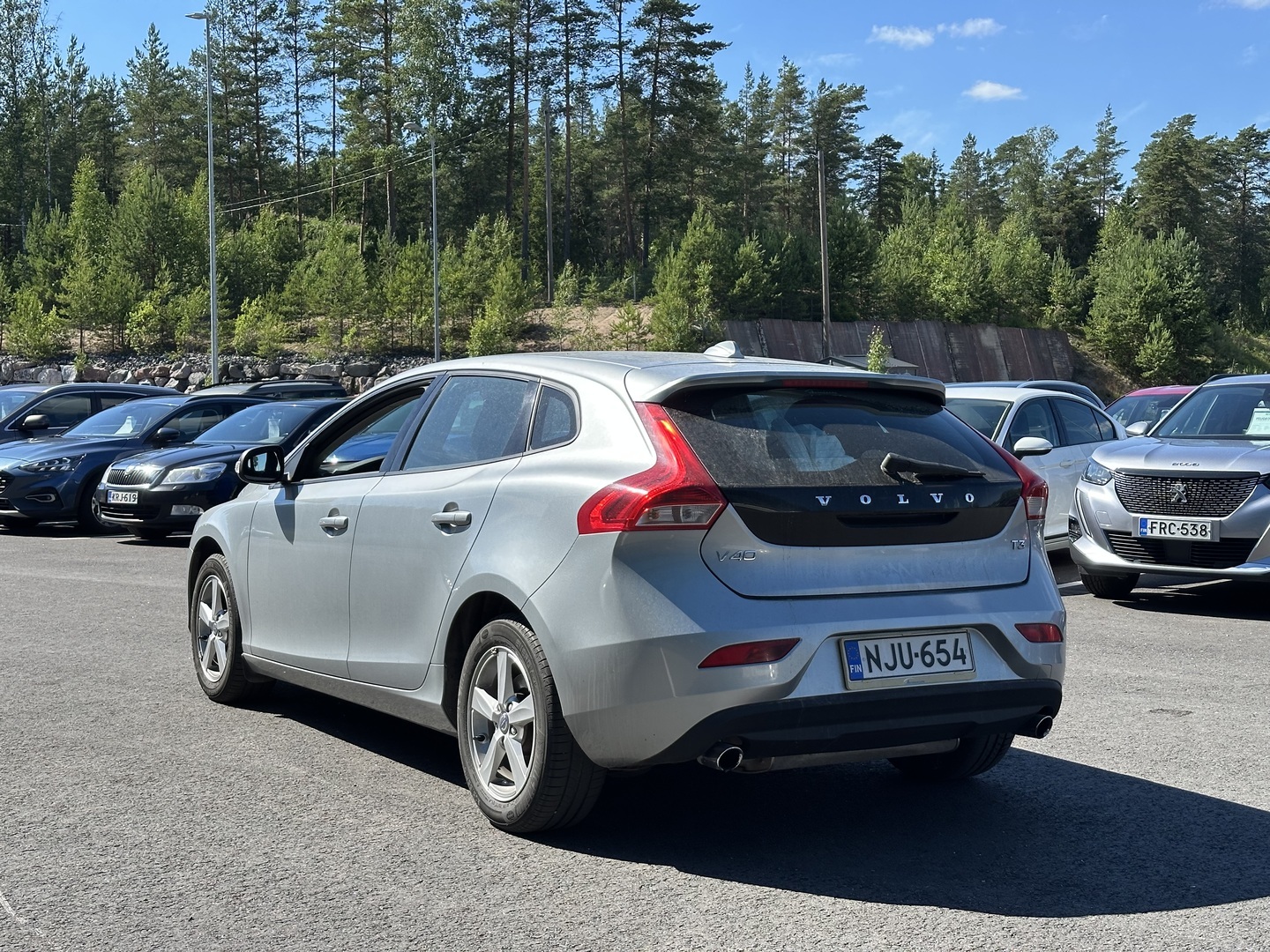 VOLVO V40 2016