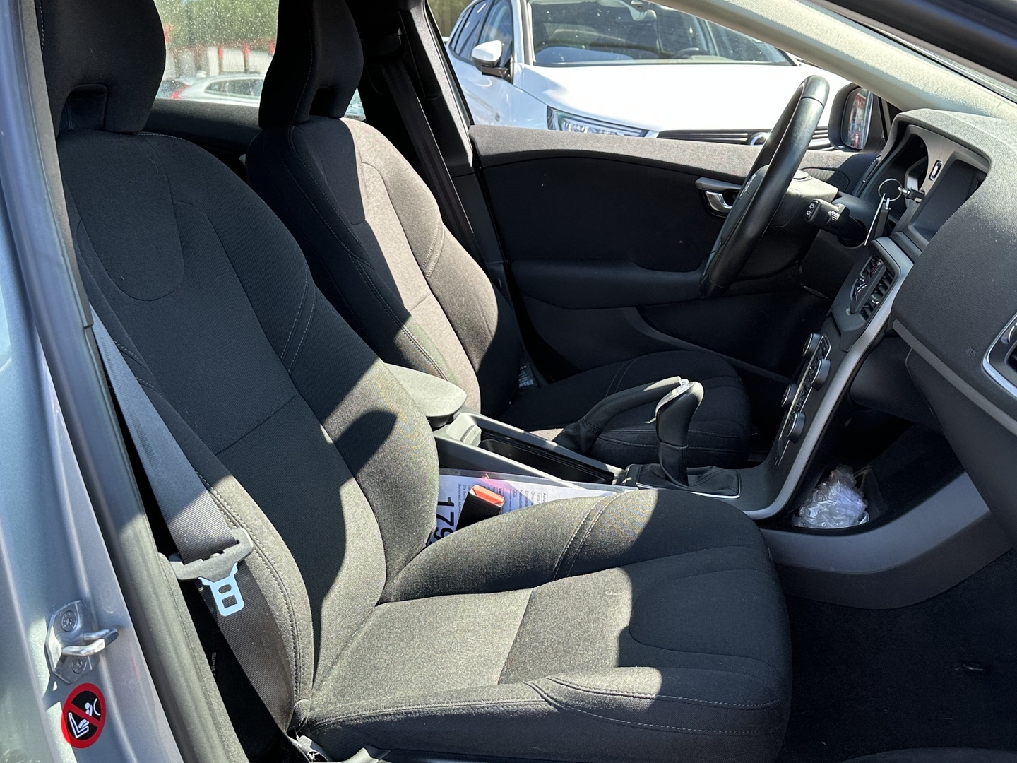 VOLVO V40 2016