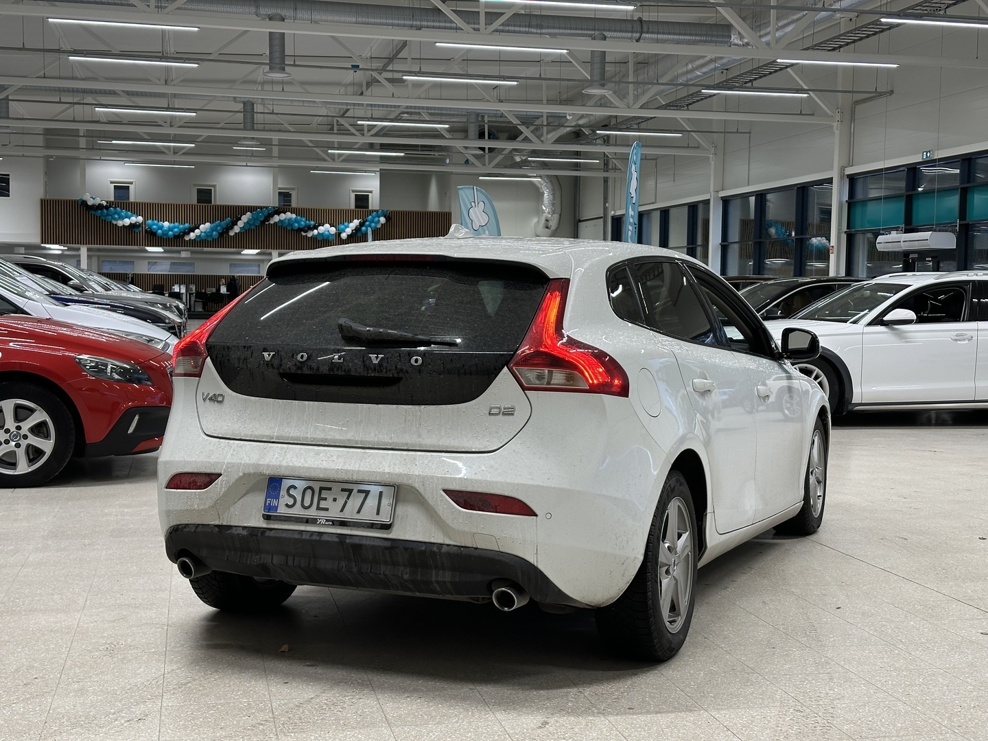 VOLVO V40 2019