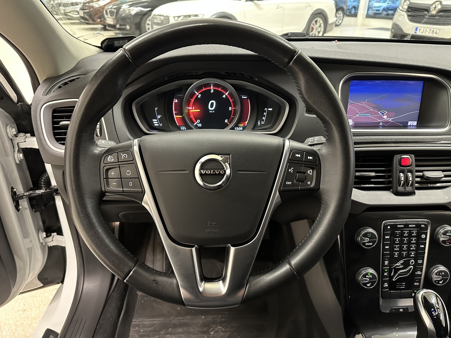 VOLVO V40 2019