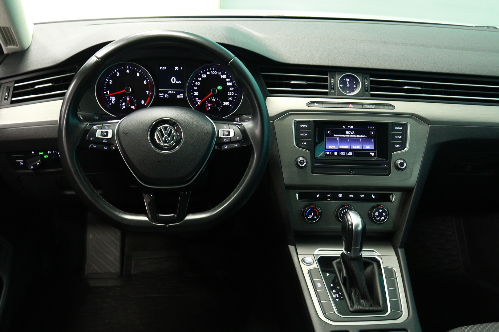 VOLKSWAGEN Passat 2017