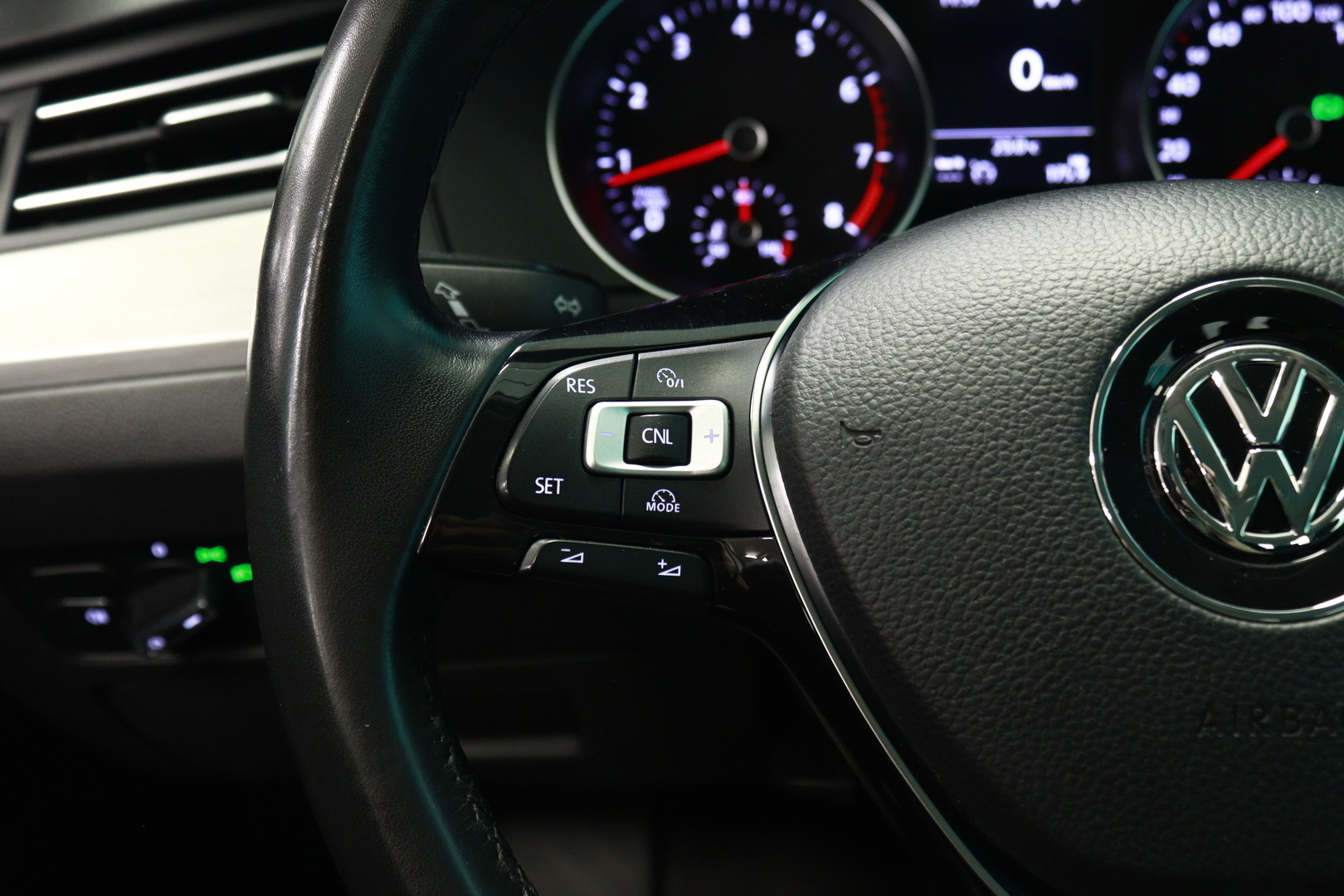 VOLKSWAGEN Passat 2017