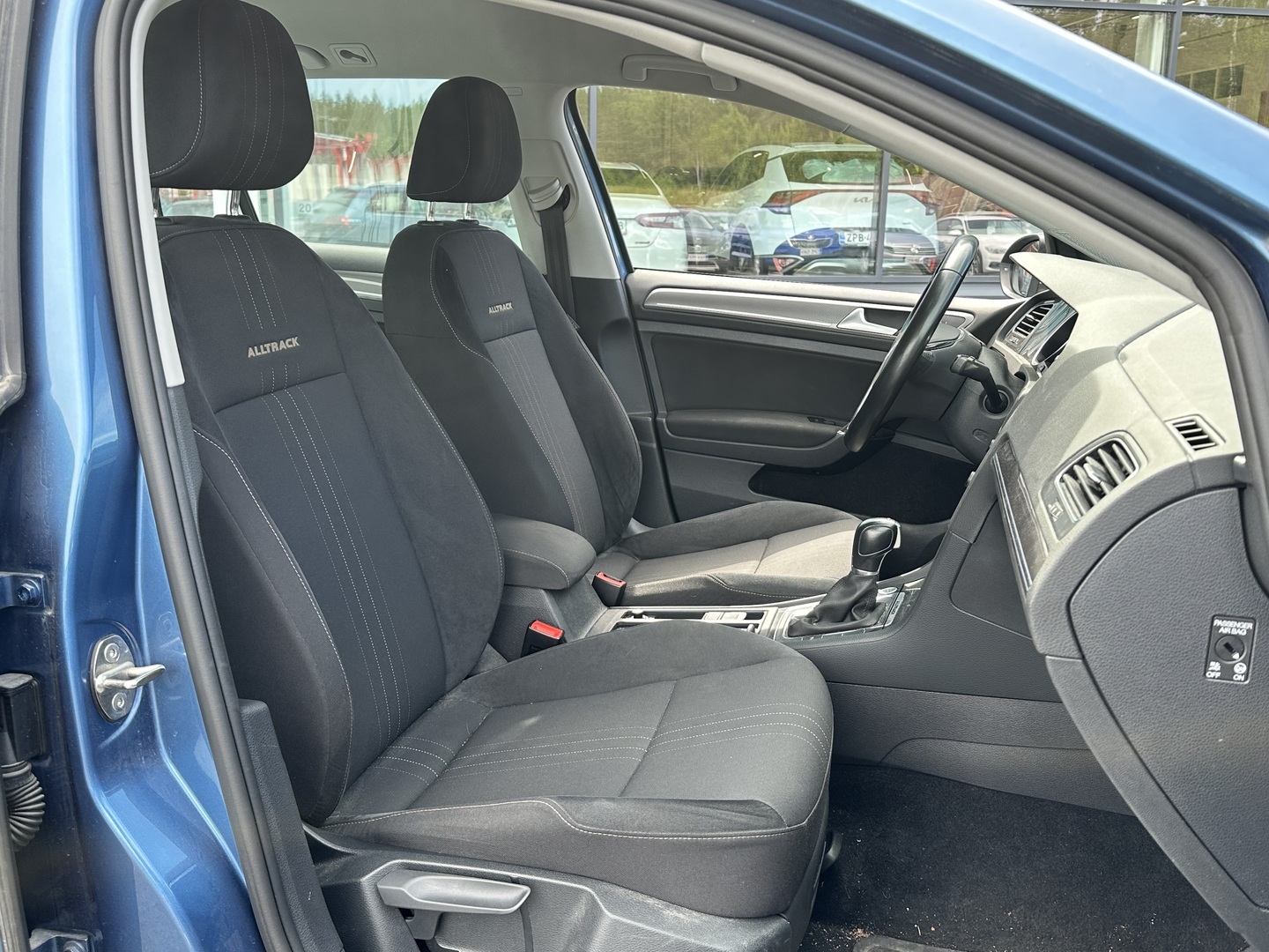 VOLKSWAGEN Golf 2017