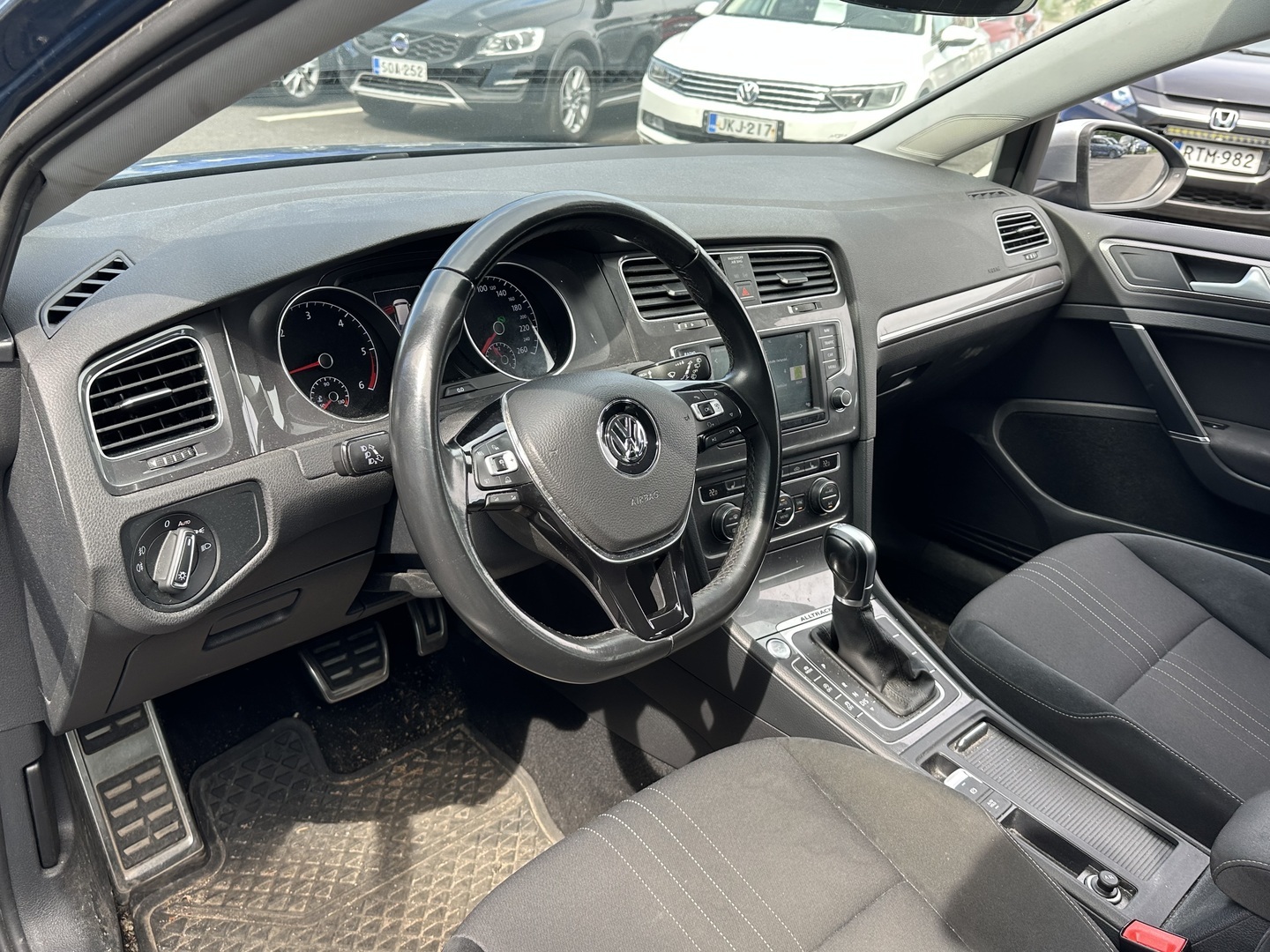 VOLKSWAGEN Golf 2017