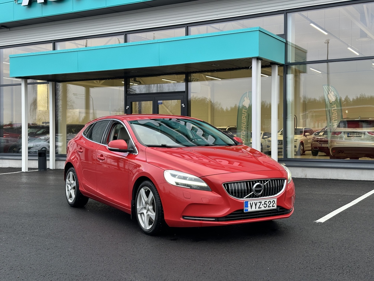 VOLVO V40 2017