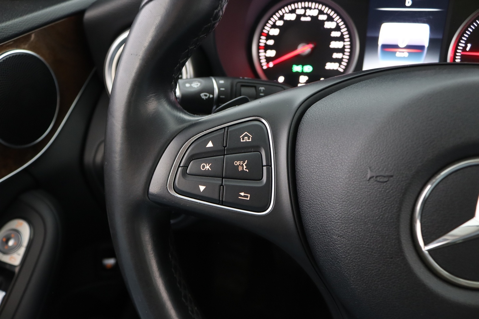 MERCEDES-BENZ C 2015