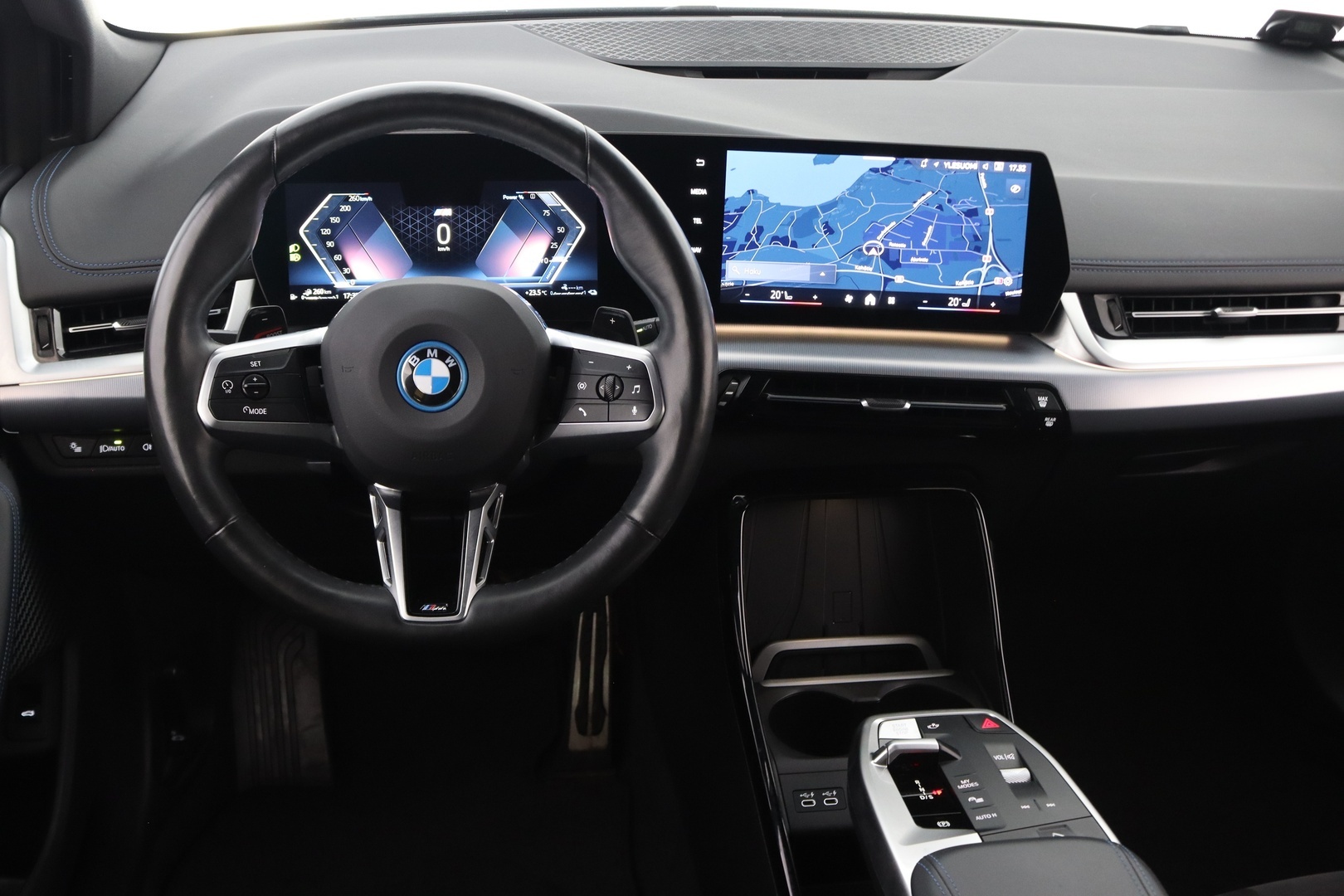 BMW 225 2024