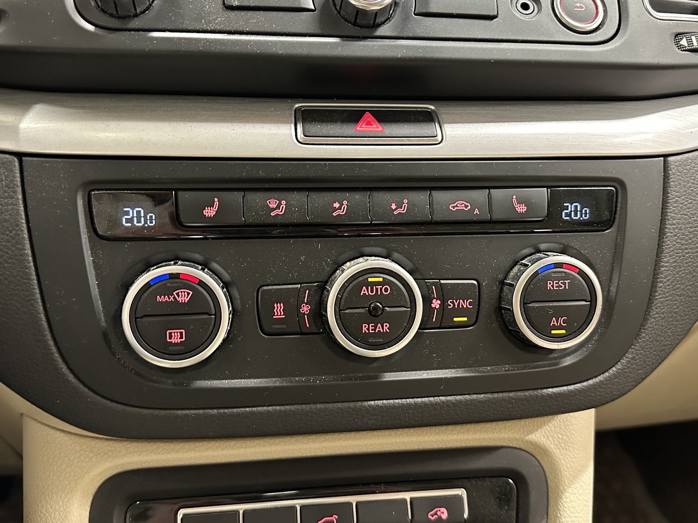 VOLKSWAGEN Sharan 2015