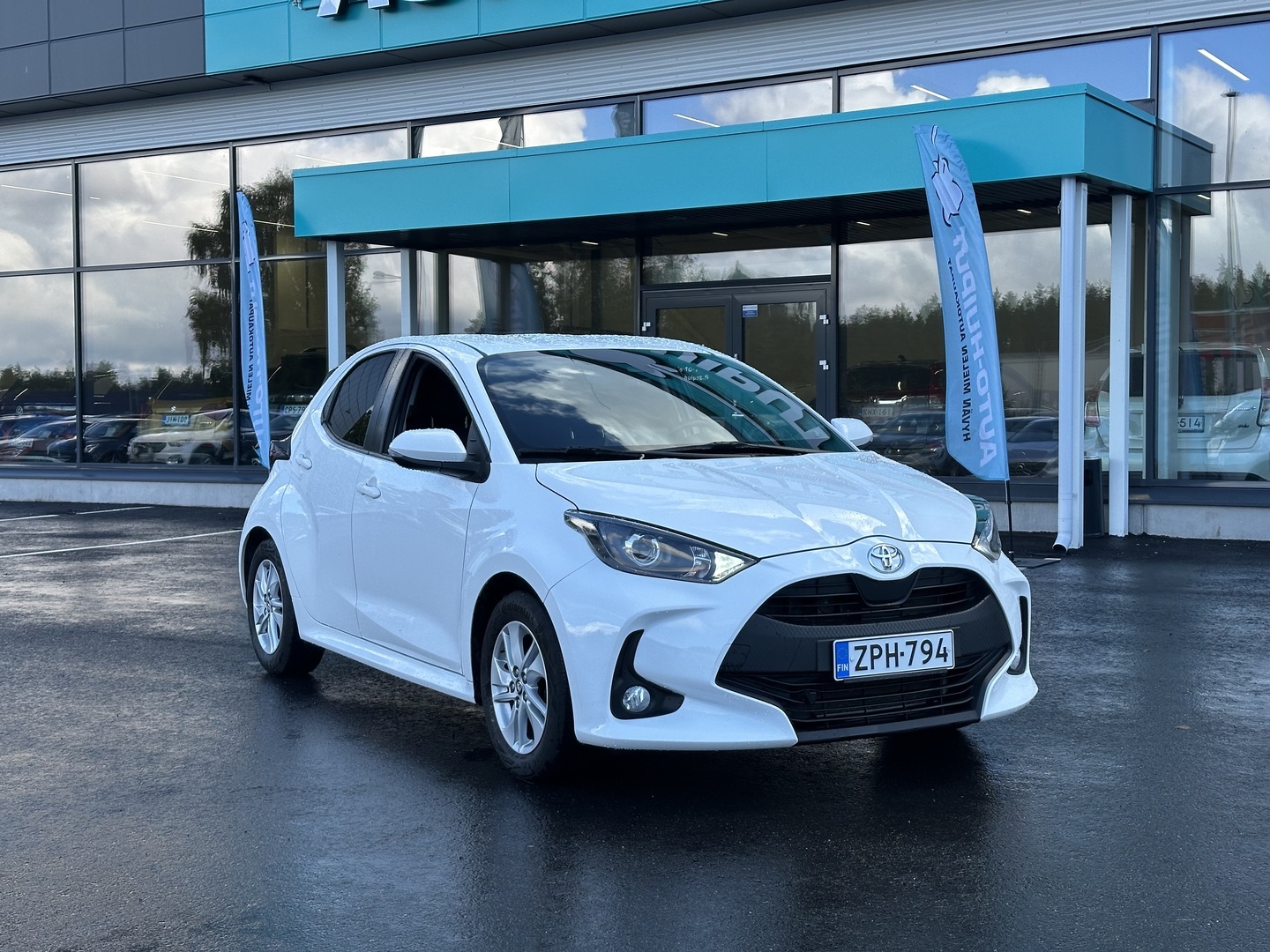 TOYOTA Yaris 2021