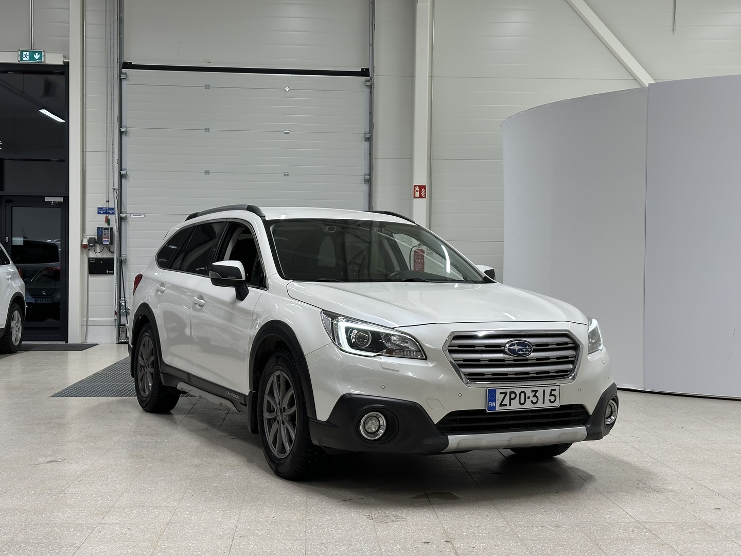 SUBARU OUTBACK 2016