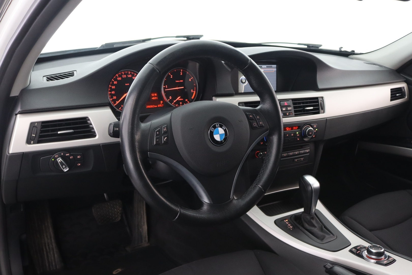 BMW 318 2011