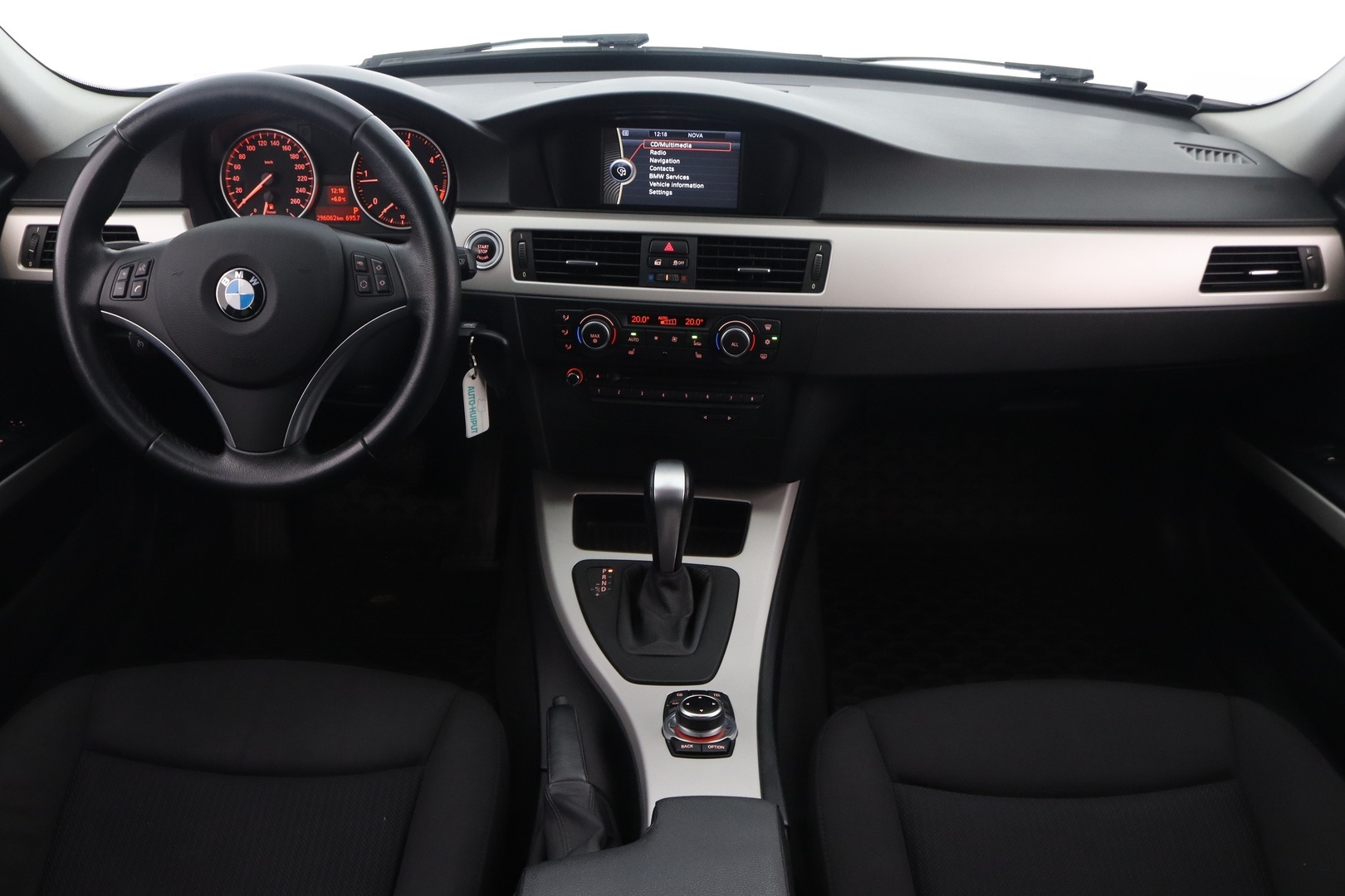 BMW 318 2011