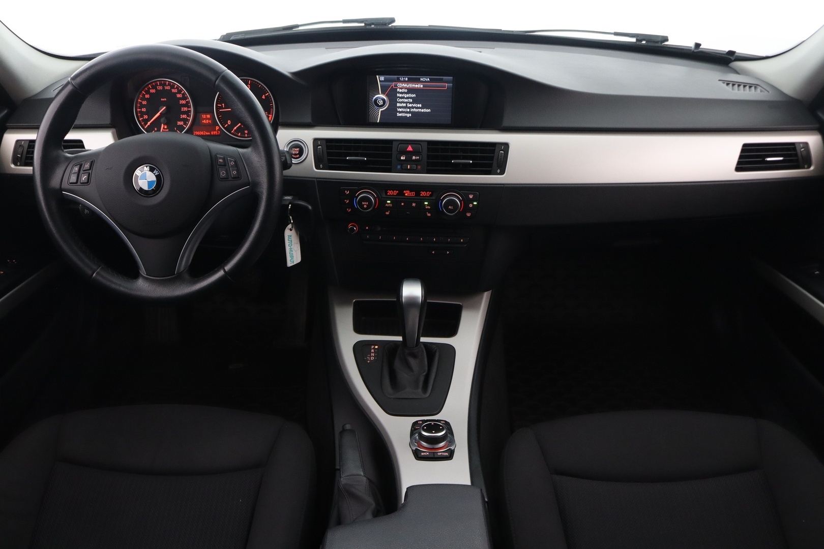 BMW 318 2011