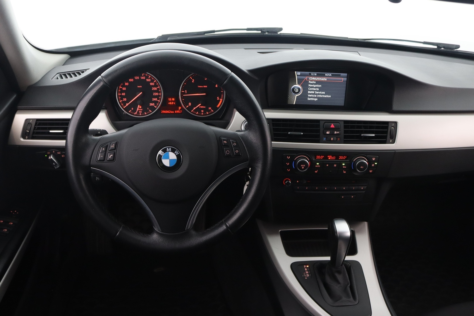 BMW 318 2011