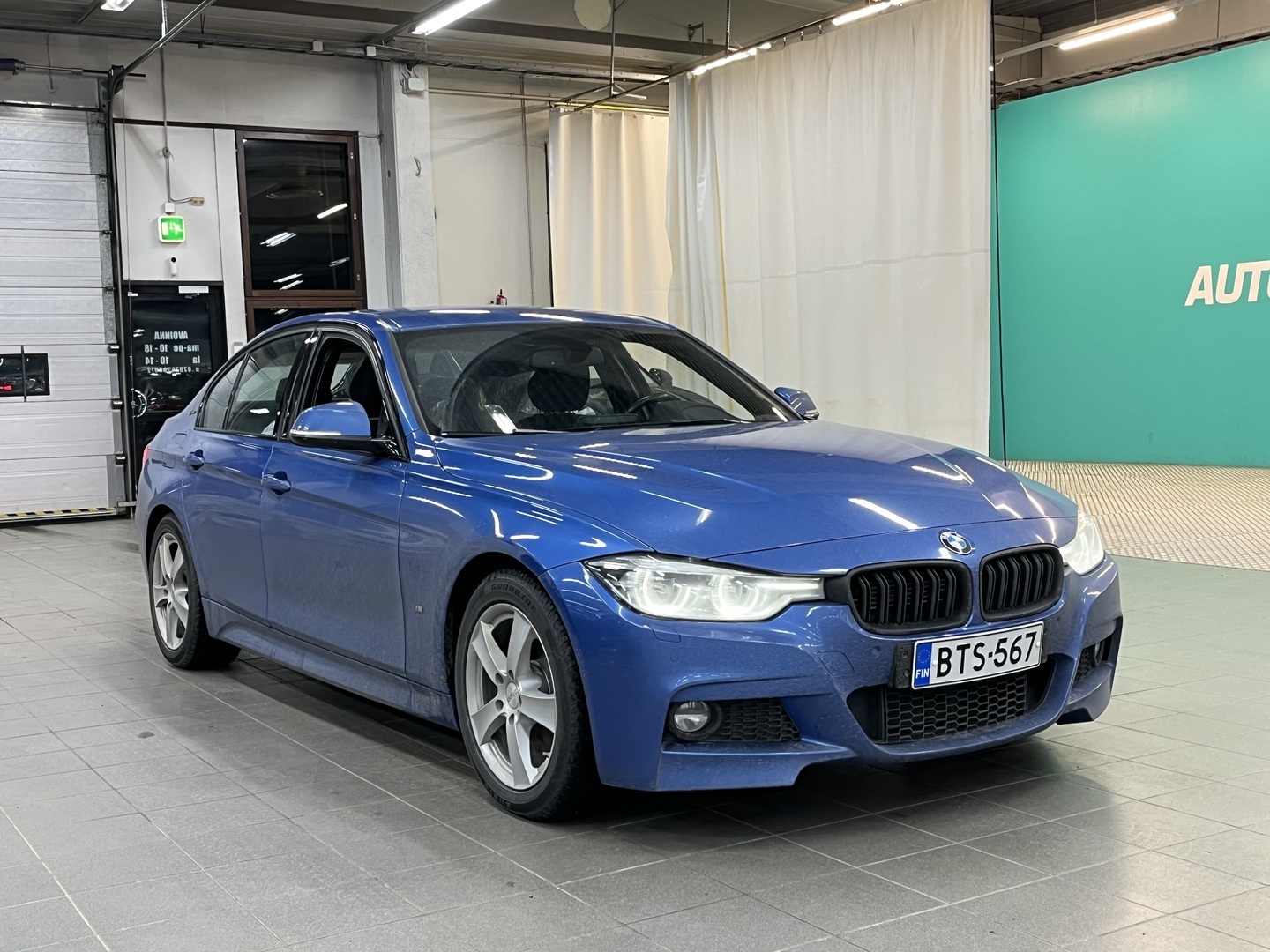 BMW 330 2017