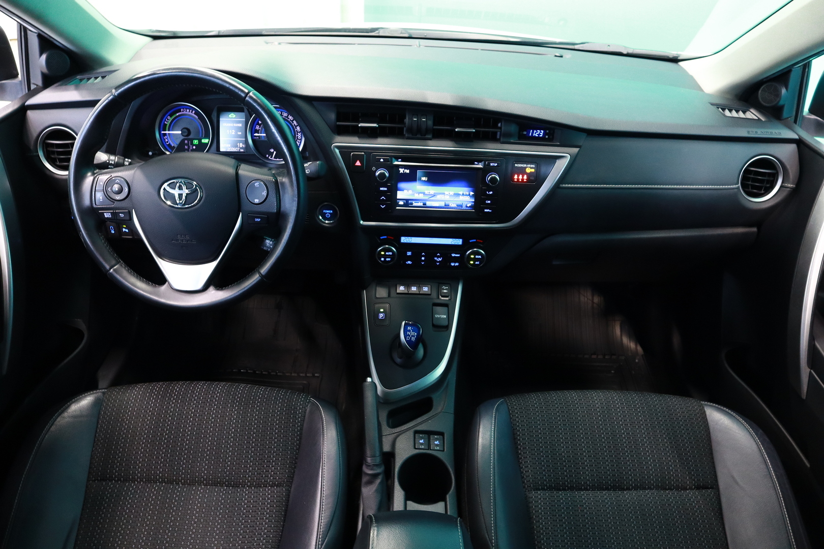 TOYOTA Auris 2014