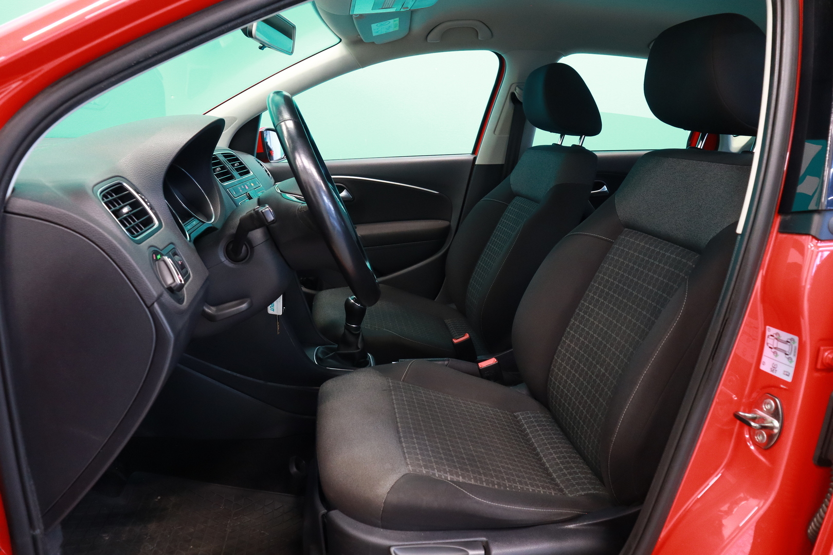 VOLKSWAGEN Polo 2015