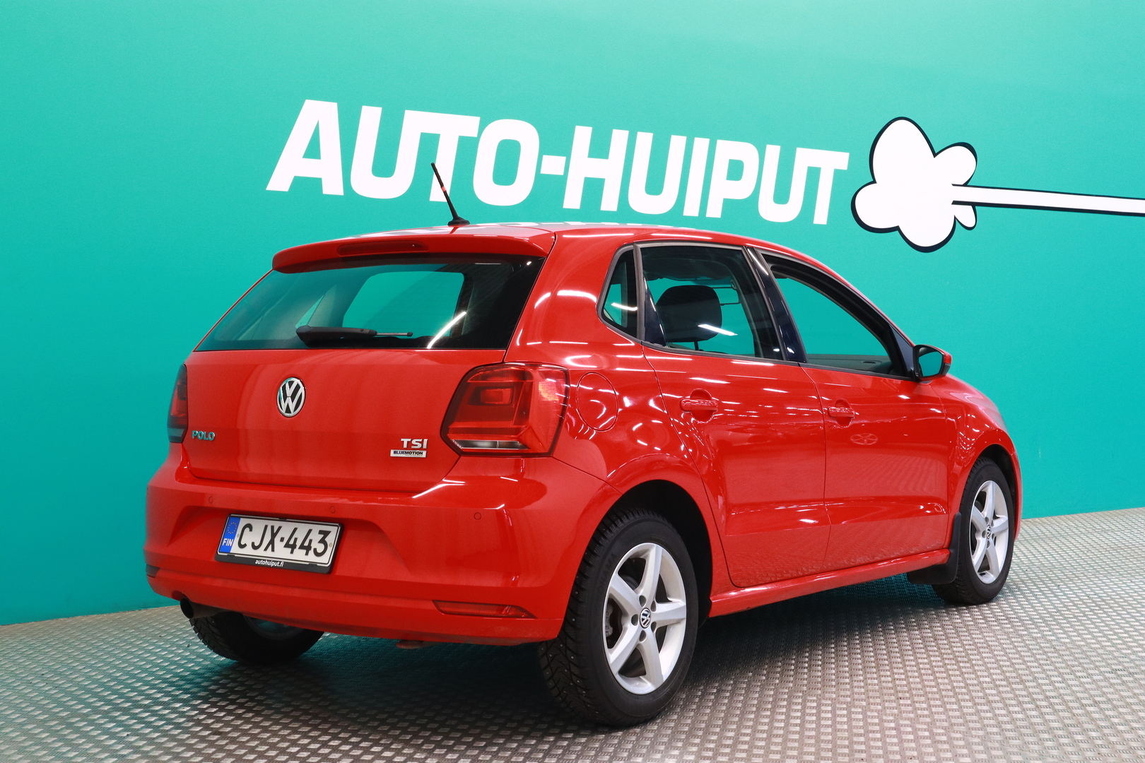 VOLKSWAGEN Polo 2015