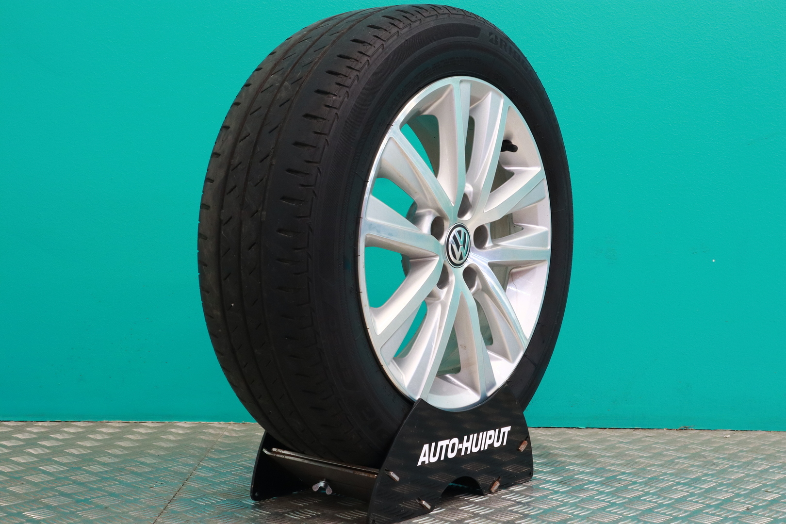 VOLKSWAGEN Polo 2015