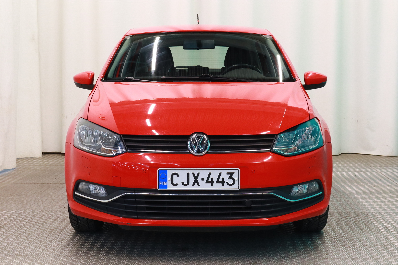 VOLKSWAGEN Polo 2015