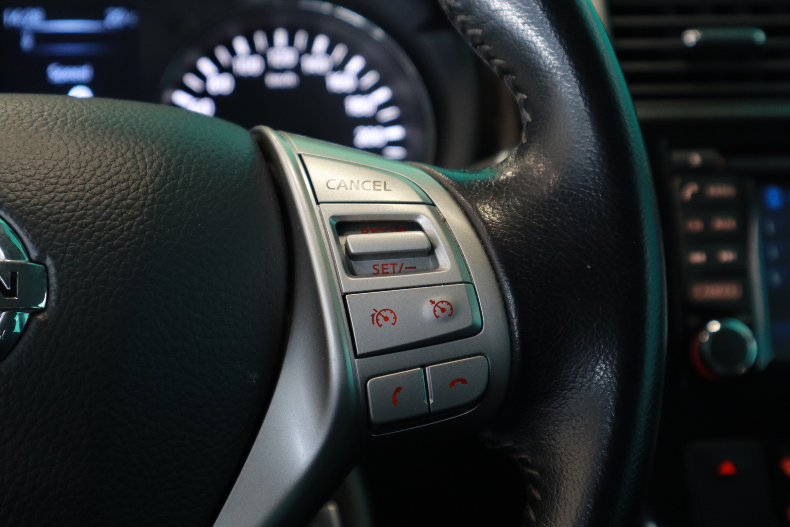 NISSAN Pulsar 2015