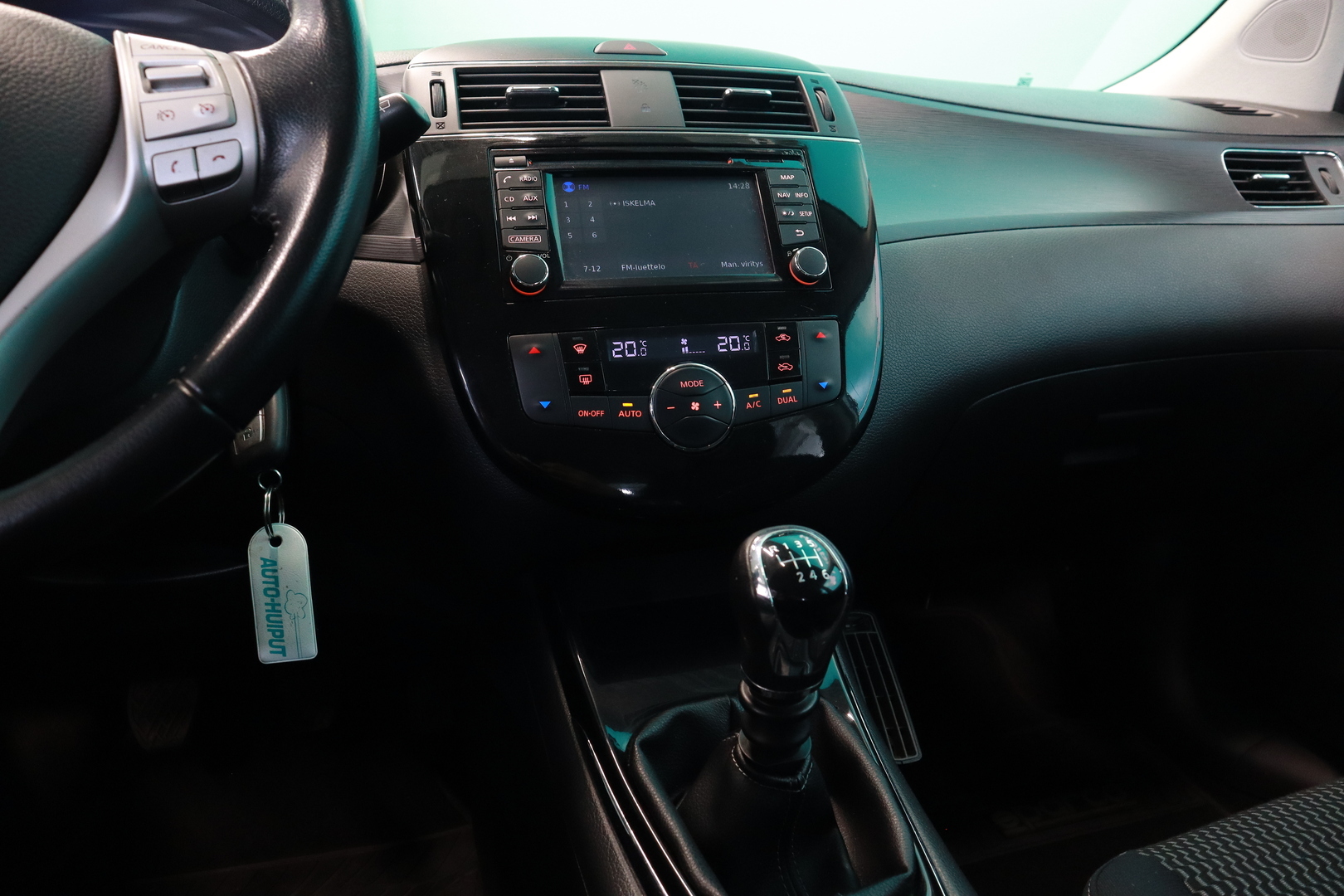 NISSAN Pulsar 2015
