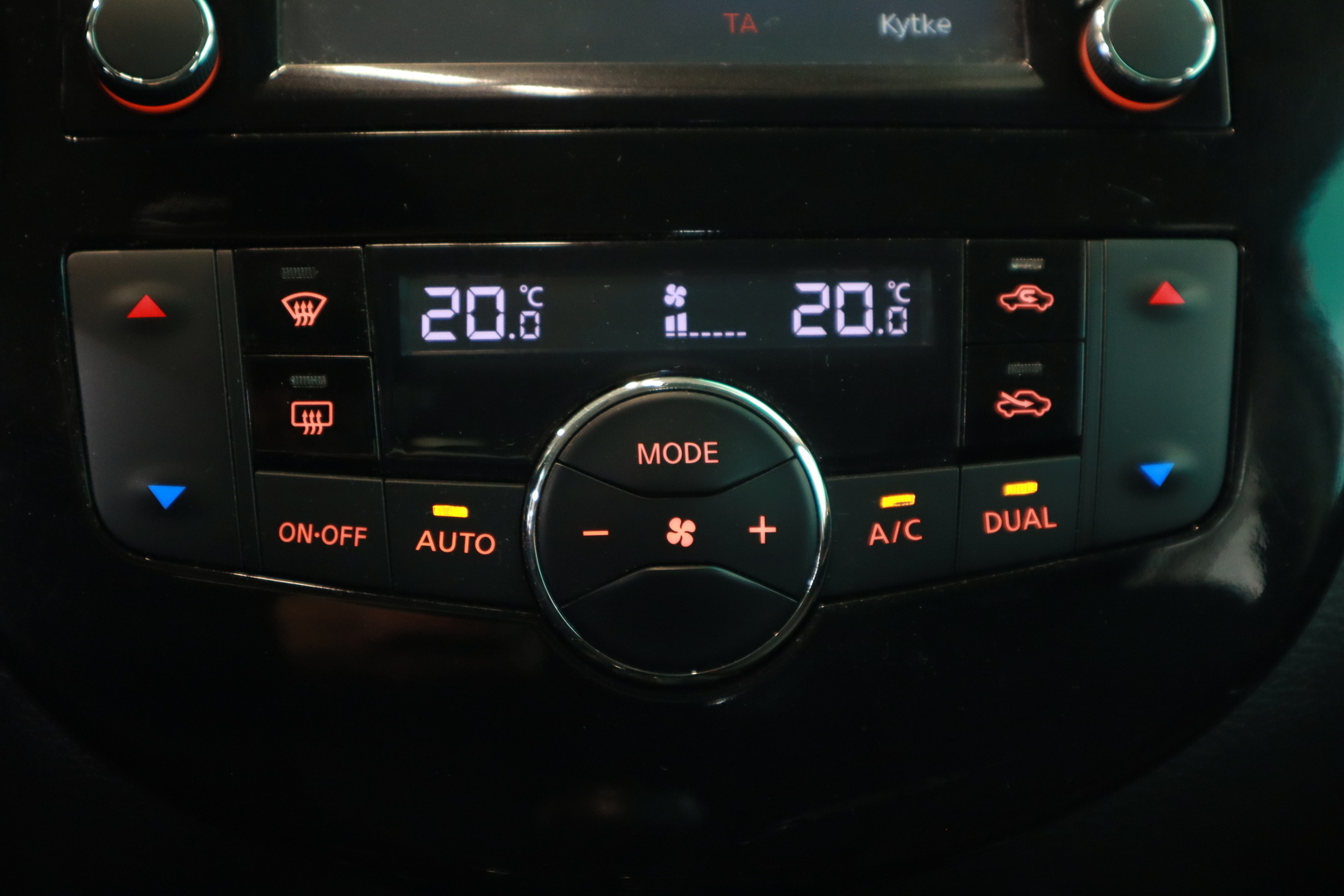 NISSAN Pulsar 2015