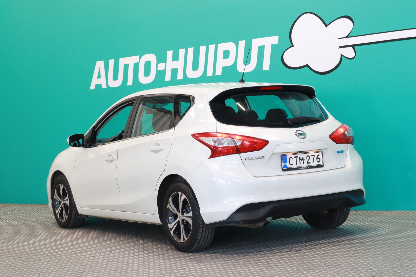 NISSAN Pulsar 2015