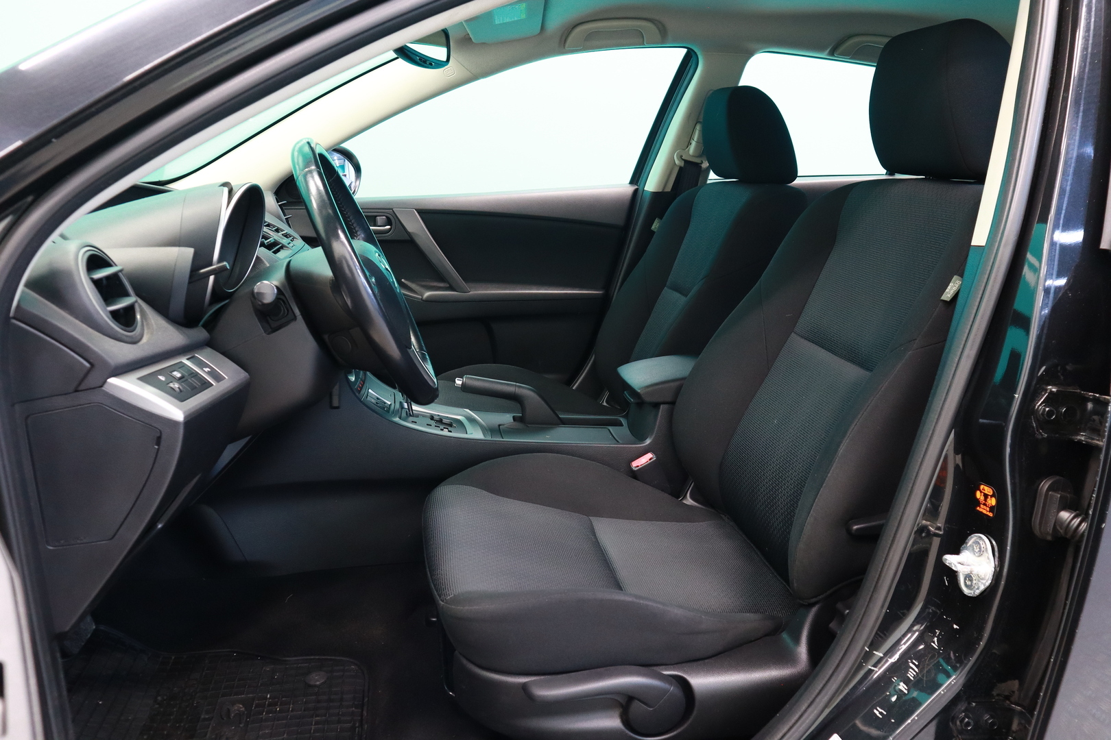 MAZDA 3 2009