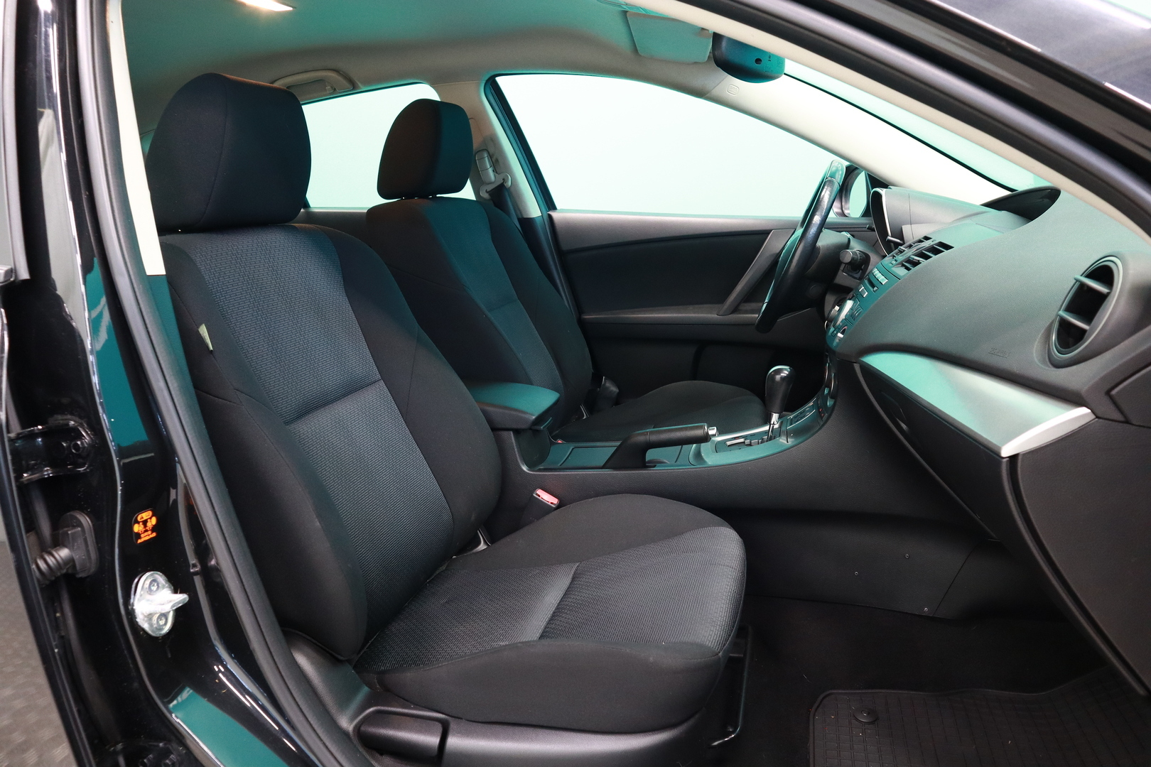 MAZDA 3 2009