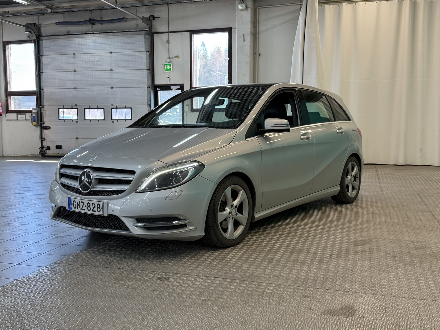 MERCEDES-BENZ B 2013