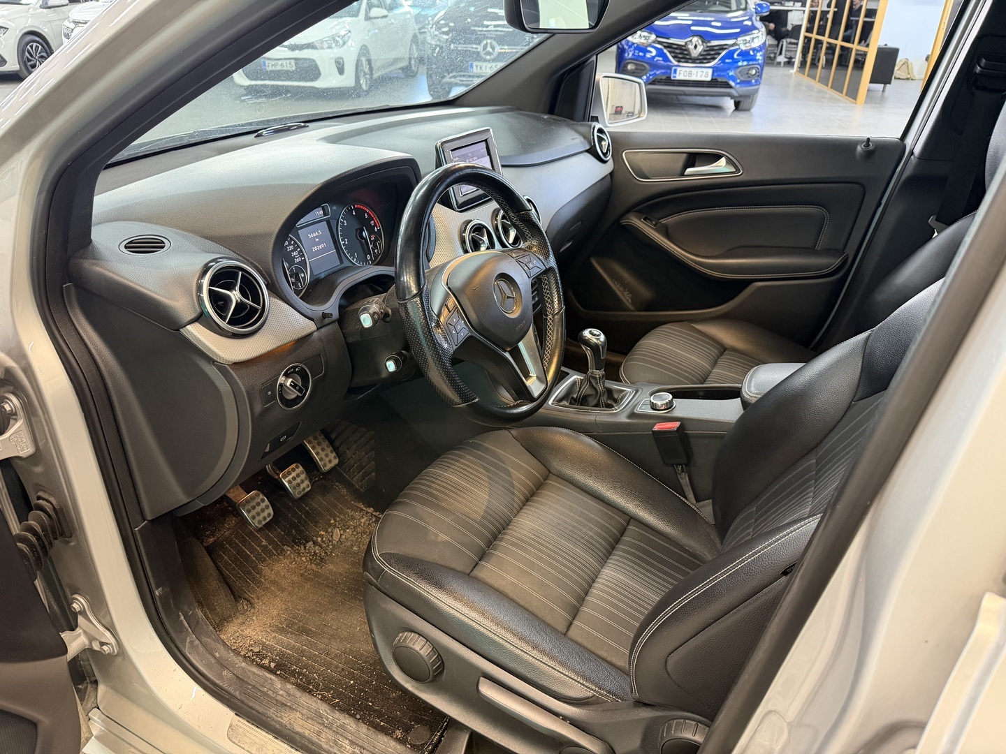 MERCEDES-BENZ B 2013