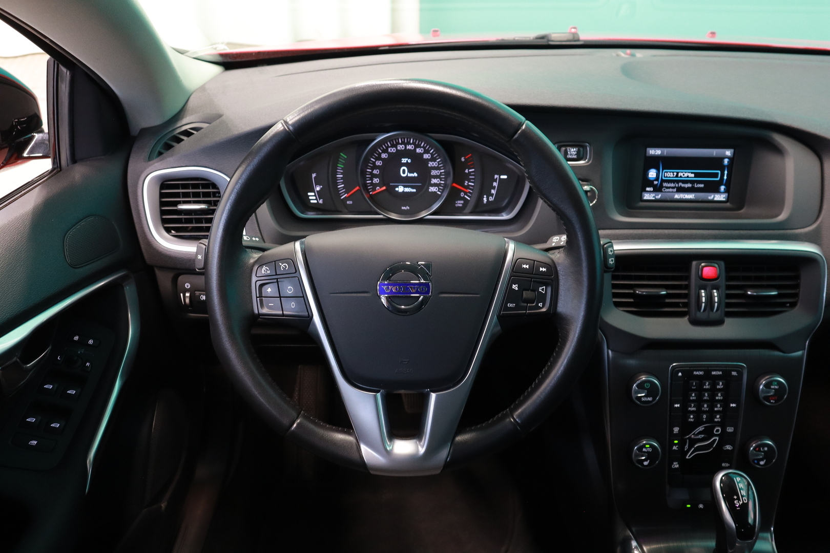 VOLVO V40 Cross Country 2016