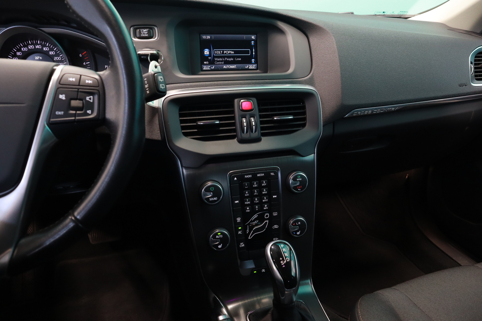 VOLVO V40 Cross Country 2016