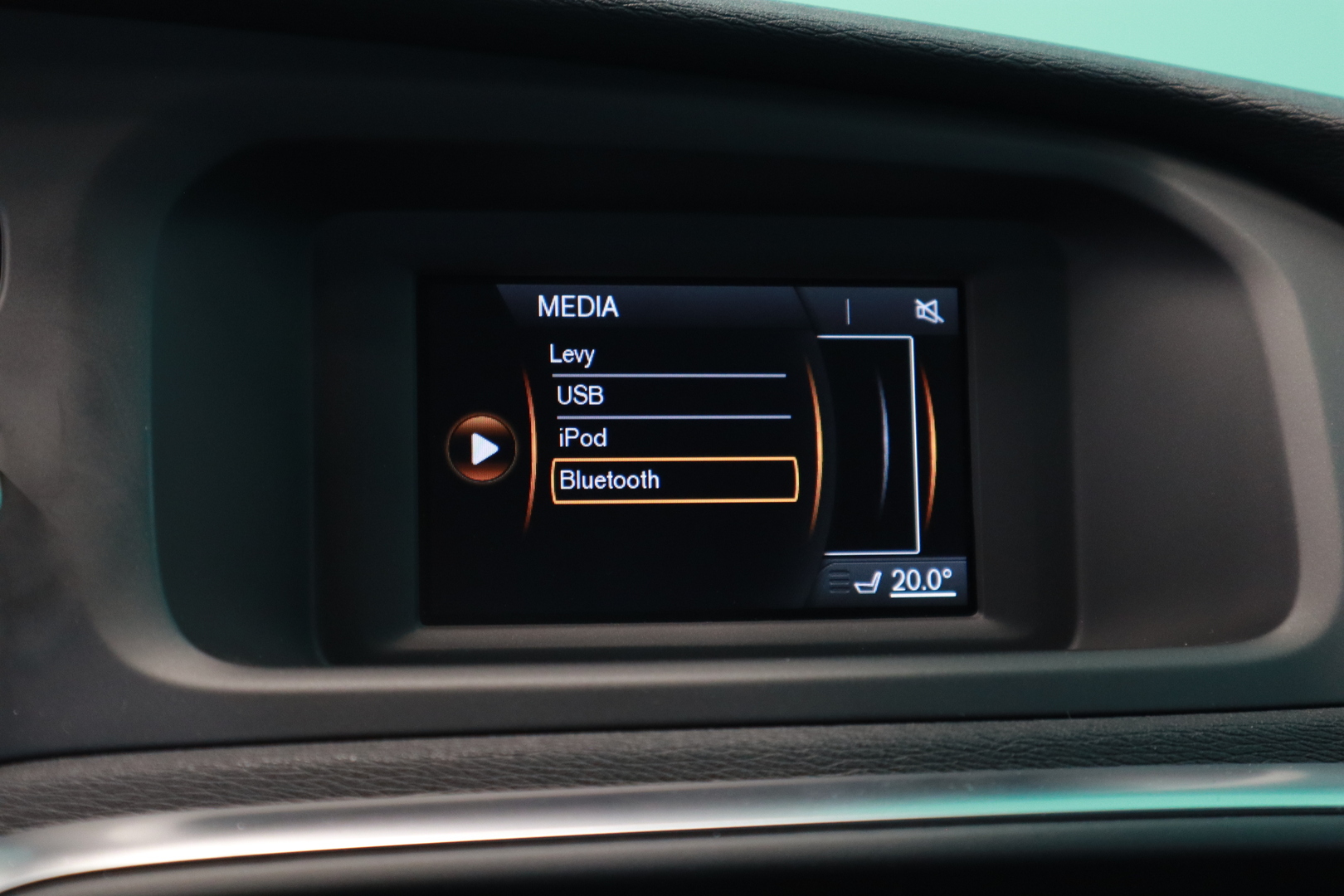 VOLVO V40 Cross Country 2016