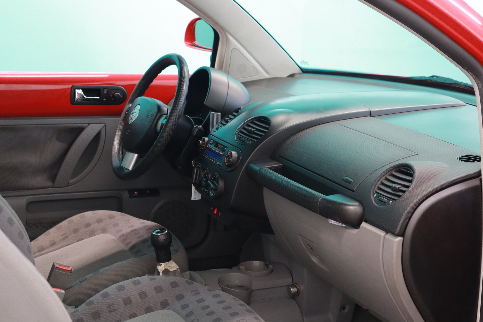 VOLKSWAGEN New Beetle 1999