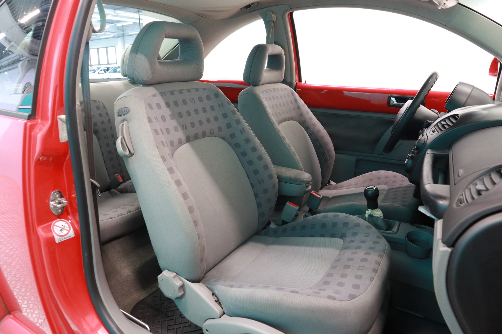VOLKSWAGEN New Beetle 1999