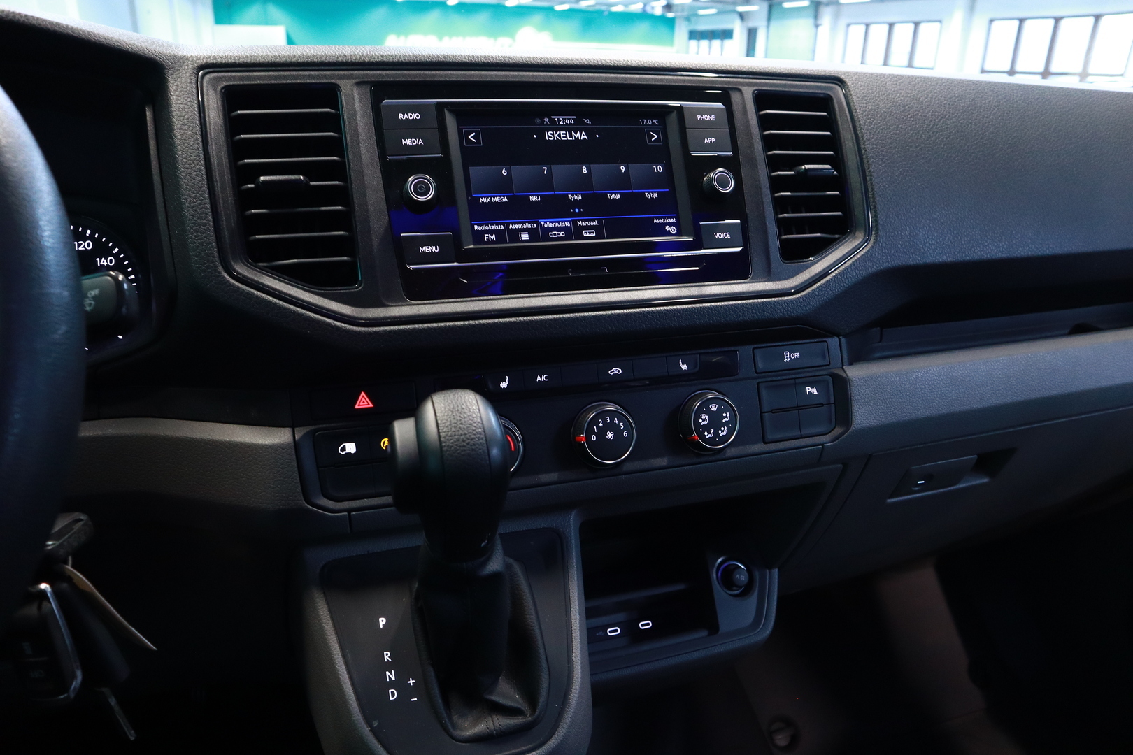 VOLKSWAGEN Crafter 2023