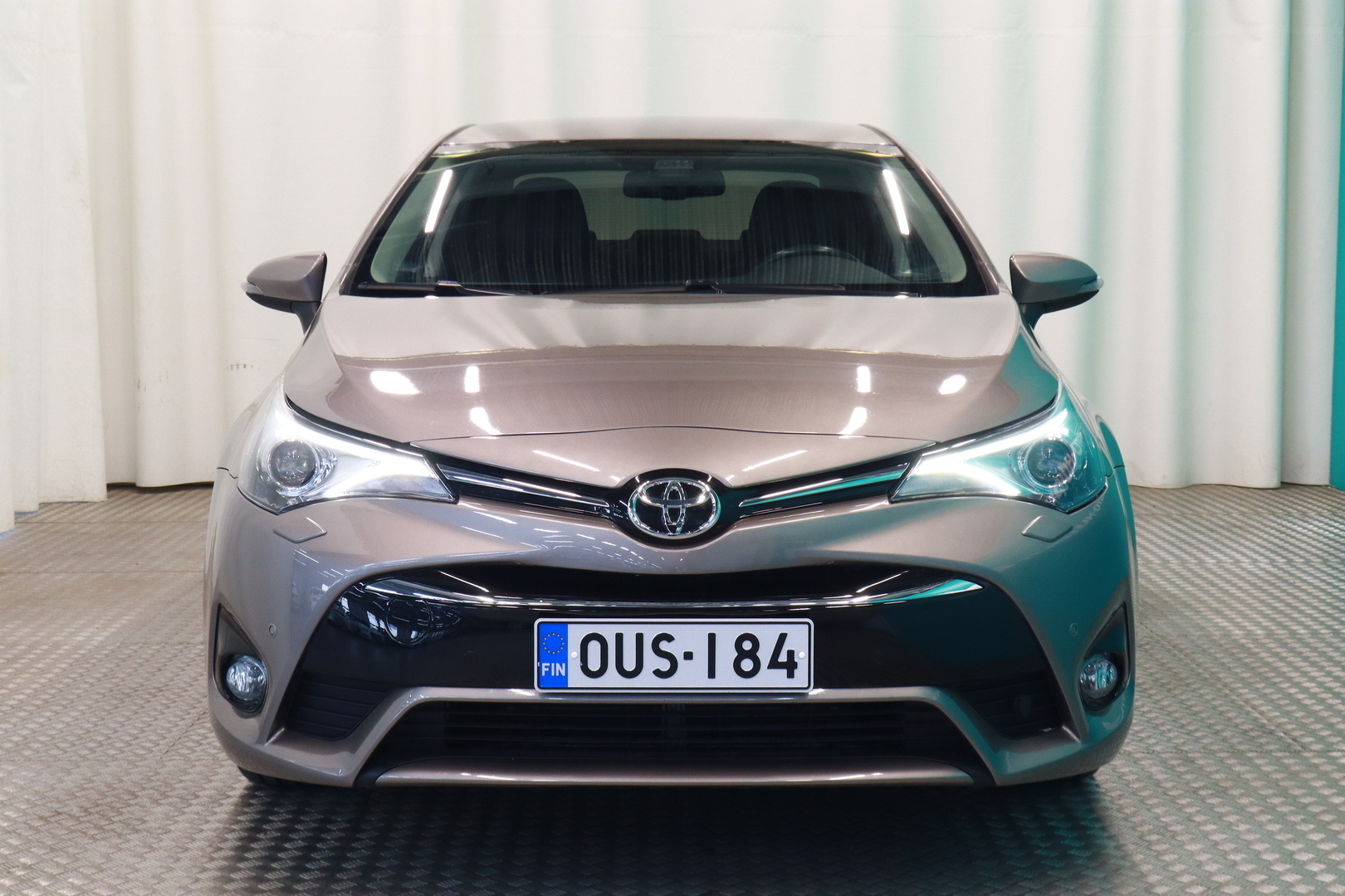 TOYOTA Avensis 2016
