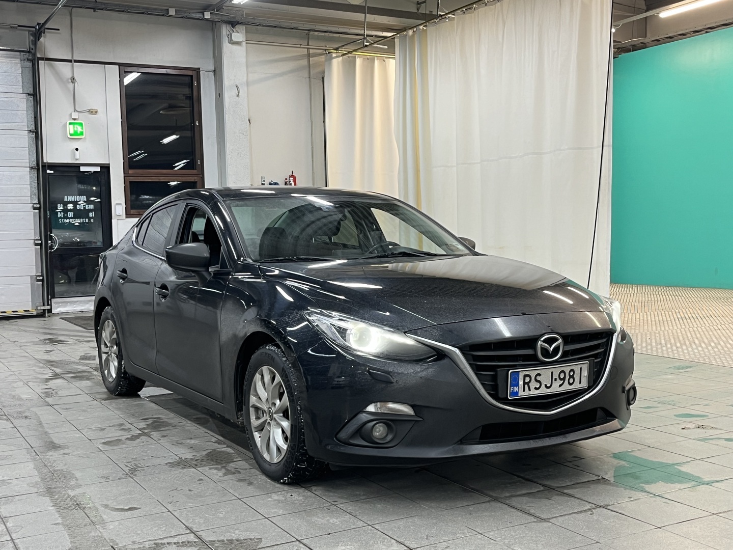 MAZDA 3 2015