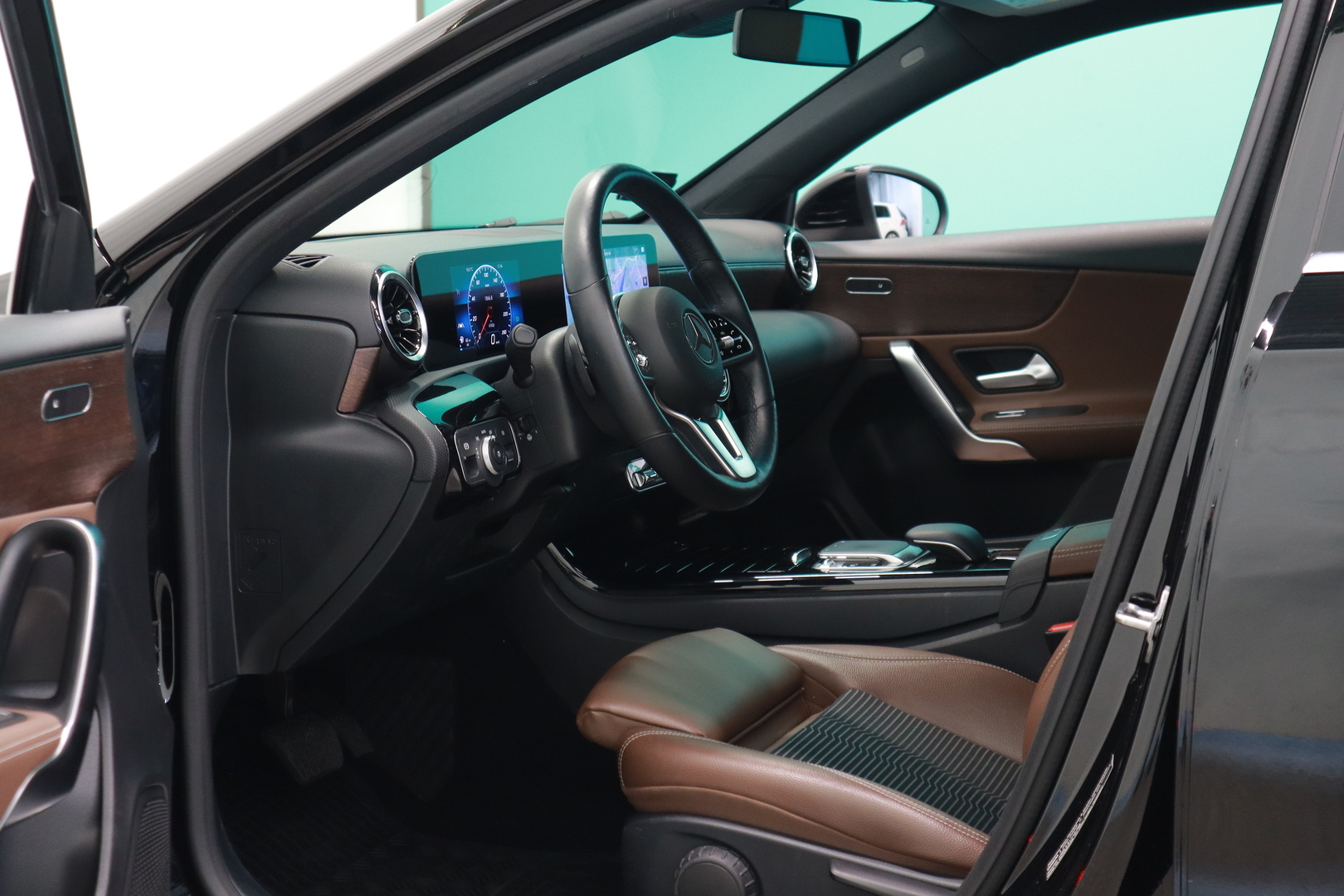 MERCEDES-BENZ A 2020