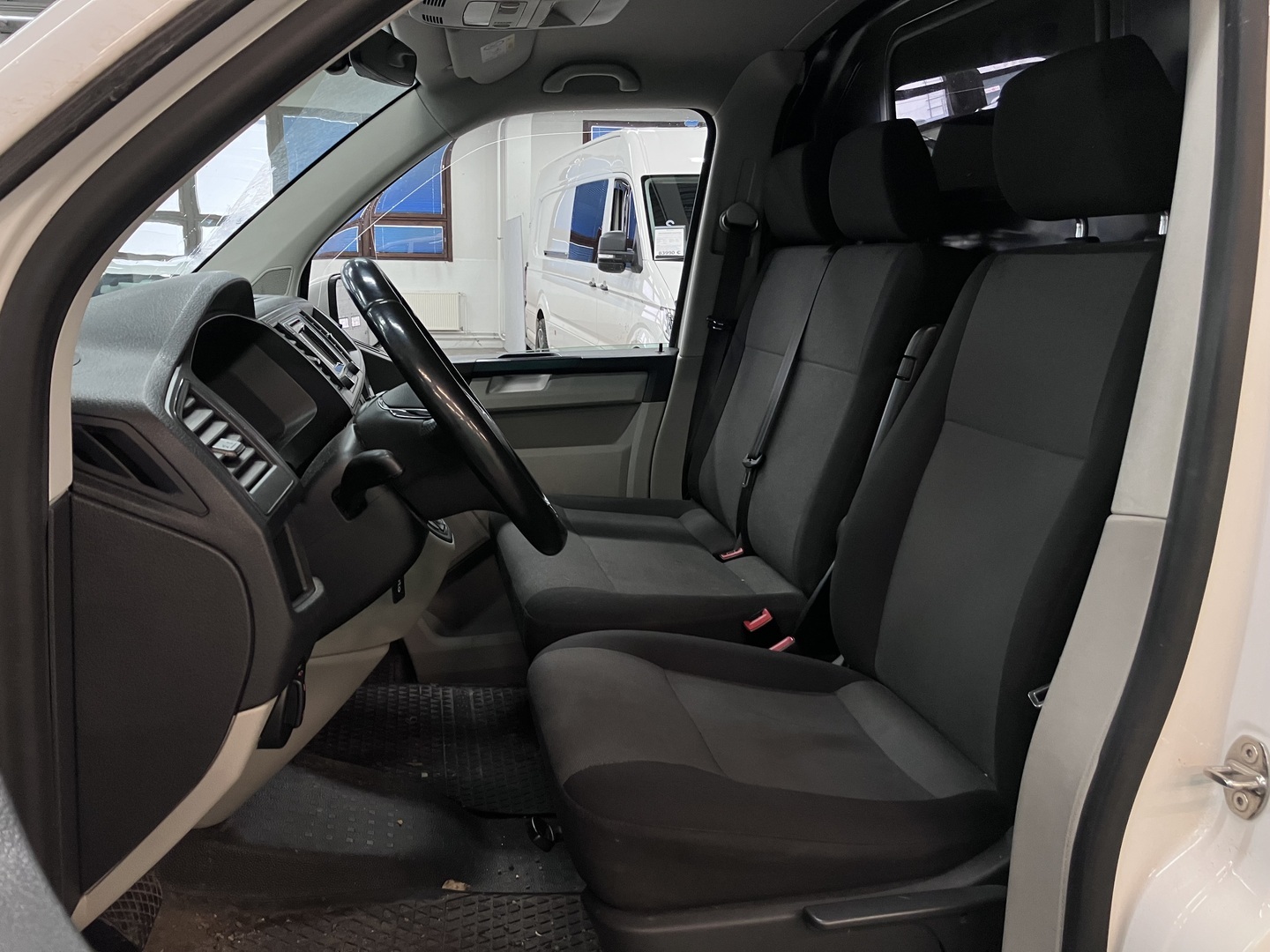 VOLKSWAGEN Transporter 2017