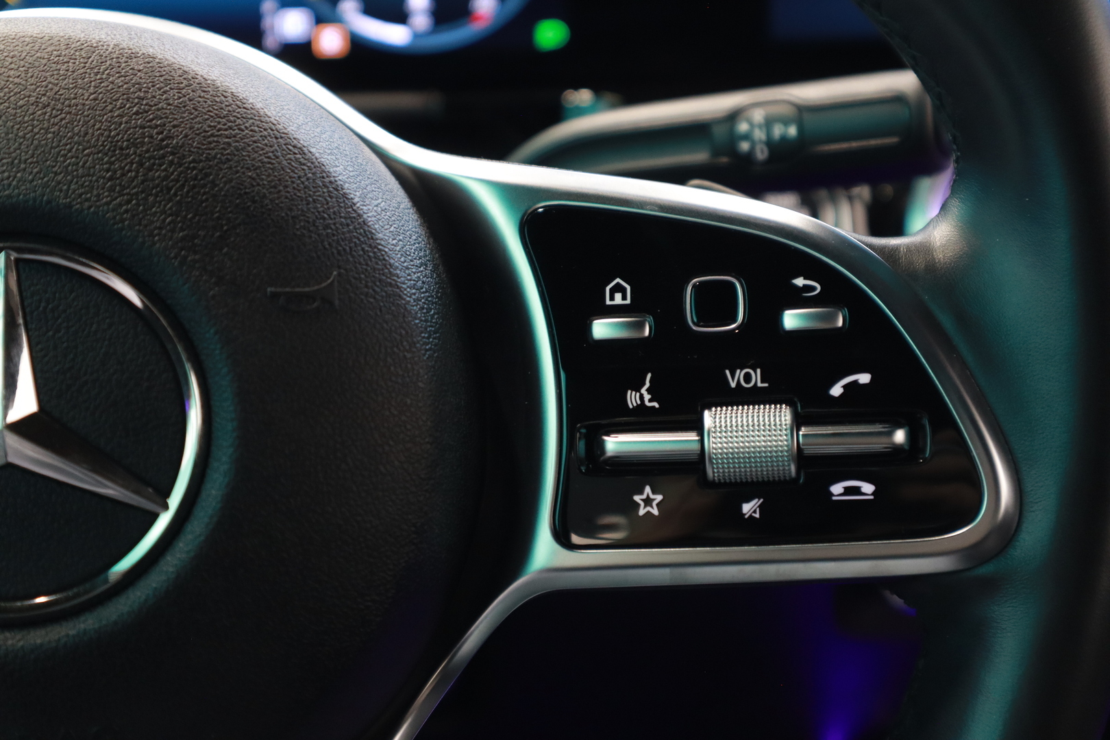 MERCEDES-BENZ GLA 2020