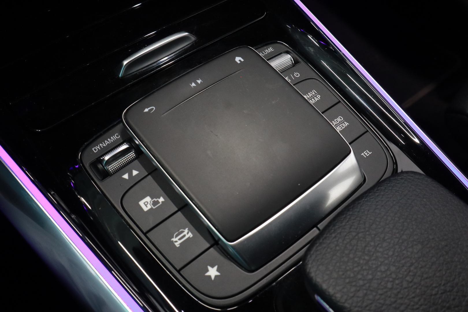MERCEDES-BENZ GLA 2020