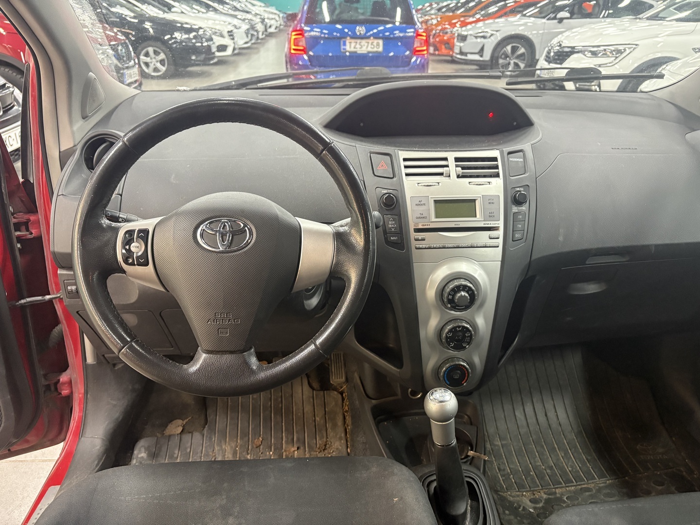 TOYOTA Yaris 2008