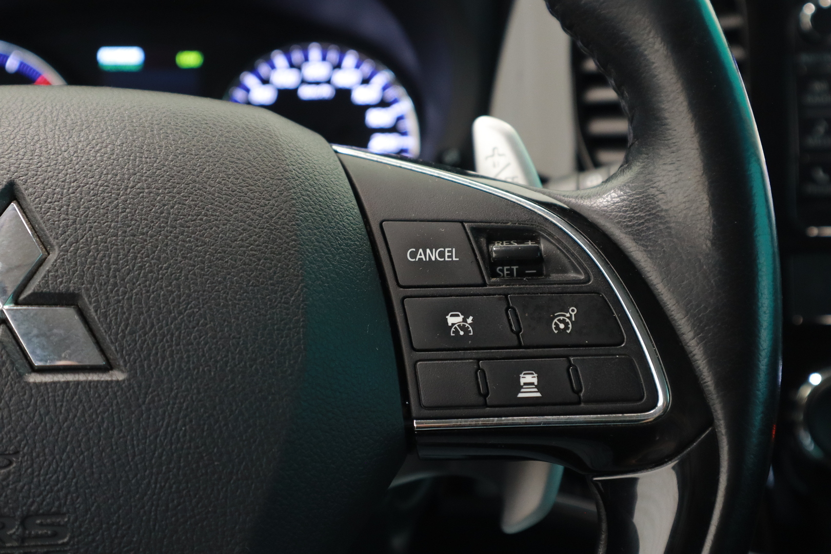 MITSUBISHI Outlander 2017