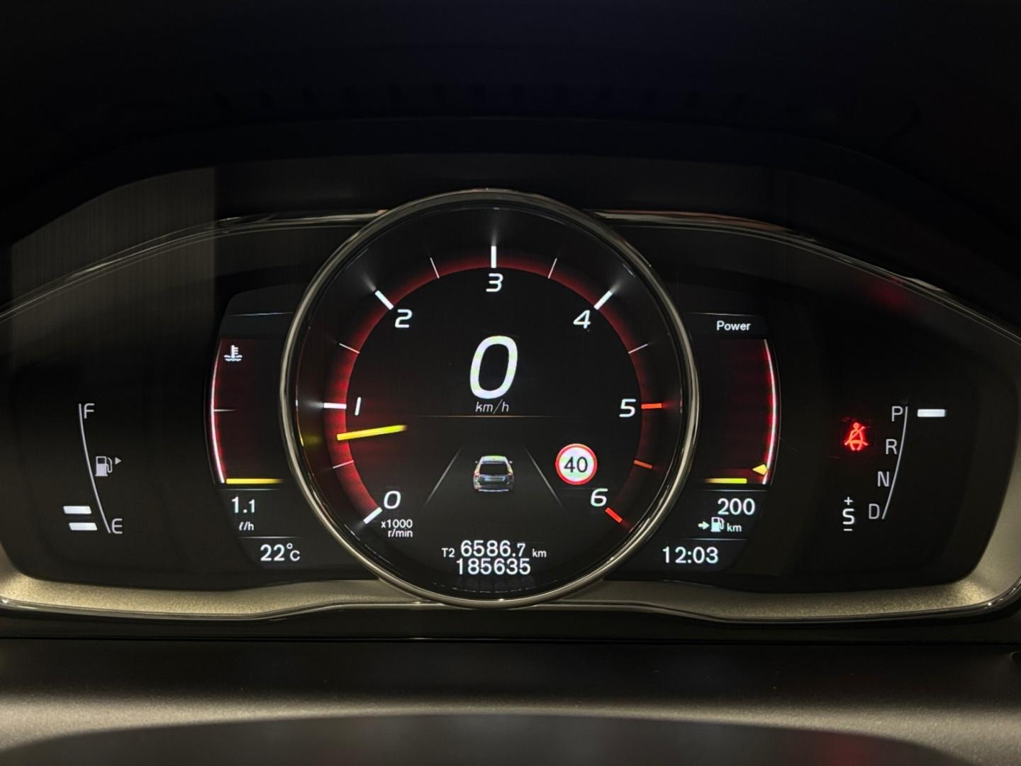VOLVO XC60 11